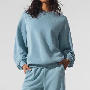 Alo Yoga Celestial Blue Accolade Crew Neck Small